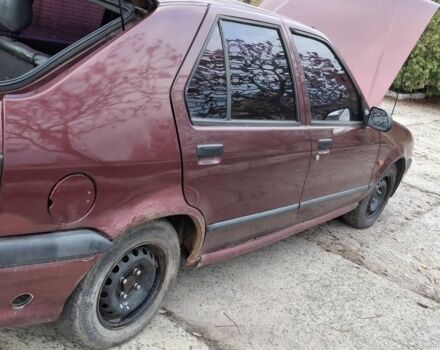 Красный Рено 19, объемом двигателя 1.8 л и пробегом 282 тыс. км за 850 $, фото 5 на Automoto.ua