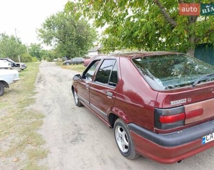 Красный Рено 19, объемом двигателя 1.79 л и пробегом 260 тыс. км за 1550 $, фото 4 на Automoto.ua