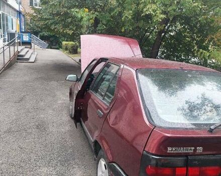 Красный Рено 19, объемом двигателя 1.7 л и пробегом 343 тыс. км за 2100 $, фото 5 на Automoto.ua