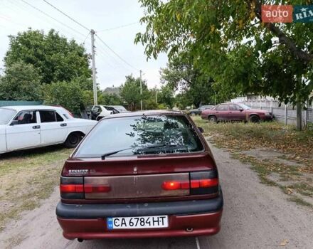 Красный Рено 19, объемом двигателя 1.79 л и пробегом 260 тыс. км за 1550 $, фото 7 на Automoto.ua