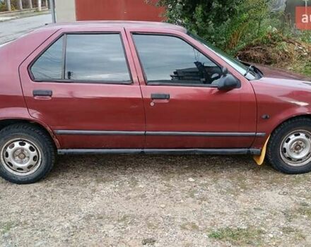 Красный Рено 19, объемом двигателя 1.8 л и пробегом 199 тыс. км за 800 $, фото 2 на Automoto.ua