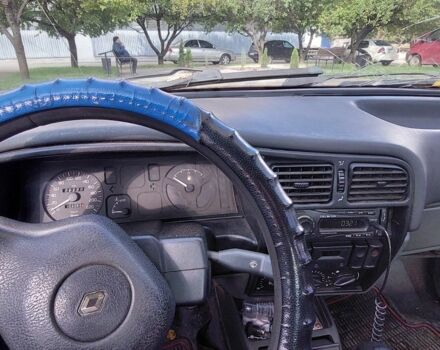 Красный Рено 19, объемом двигателя 1.4 л и пробегом 235 тыс. км за 900 $, фото 5 на Automoto.ua