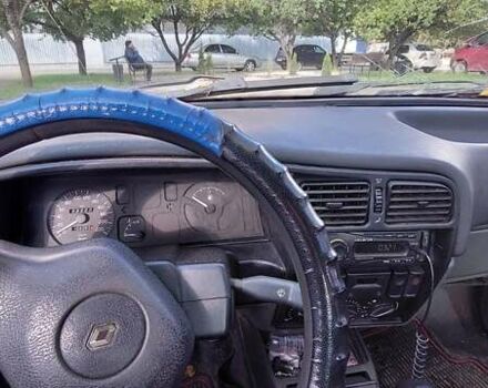 Красный Рено 19, объемом двигателя 1.4 л и пробегом 235 тыс. км за 900 $, фото 4 на Automoto.ua