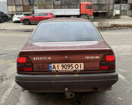 Красный Рено 19, объемом двигателя 1.72 л и пробегом 300 тыс. км за 1000 $, фото 5 на Automoto.ua