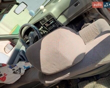 Красный Рено 19, объемом двигателя 1.8 л и пробегом 363 тыс. км за 900 $, фото 5 на Automoto.ua