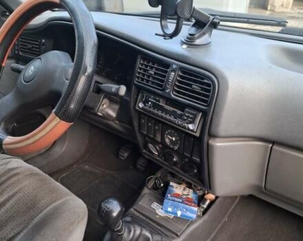 Червоний Рено 19, об'ємом двигуна 1.7 л та пробігом 303 тис. км за 2000 $, фото 4 на Automoto.ua
