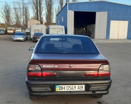 Красный Рено 19, объемом двигателя 1.7 л и пробегом 307 тыс. км за 1200 $, фото 4 на Automoto.ua
