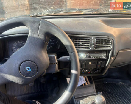 Червоний Рено 19, об'ємом двигуна 1.8 л та пробігом 300 тис. км за 999 $, фото 7 на Automoto.ua