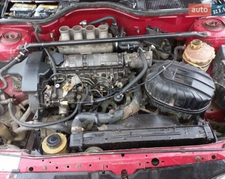 Красный Рено 19, объемом двигателя 1.9 л и пробегом 262 тыс. км за 1550 $, фото 6 на Automoto.ua
