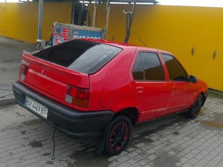 Рено 19 1989 у Шепетовке на Automoto.ua Червоний Рено 19, об'ємом двигуна 1.9 л та пробігом 555 тис. км за 950 $, фото 1 на Automoto.ua