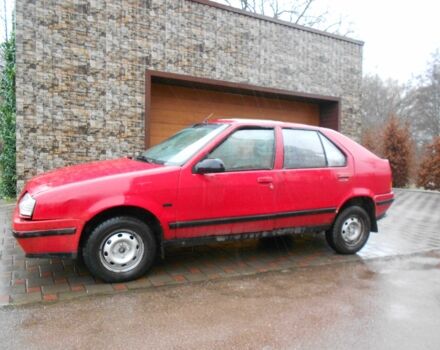 Красный Рено 19, объемом двигателя 1.7 л и пробегом 300 тыс. км за 650 $, фото 1 на Automoto.ua