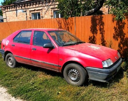 Червоний Рено 19, об'ємом двигуна 1.9 л та пробігом 250 тис. км за 700 $, фото 1 на Automoto.ua
