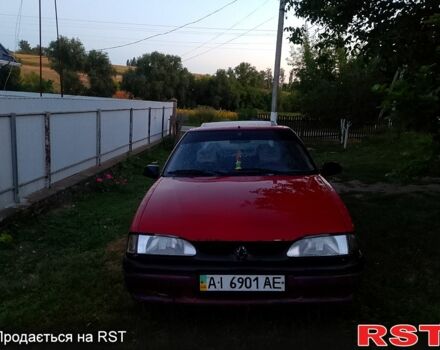 Красный Рено 19, объемом двигателя 1.8 л и пробегом 368 тыс. км за 800 $, фото 1 на Automoto.ua