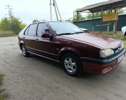 Красный Рено 19, объемом двигателя 1.8 л и пробегом 111 тыс. км за 1550 $, фото 1 на Automoto.ua