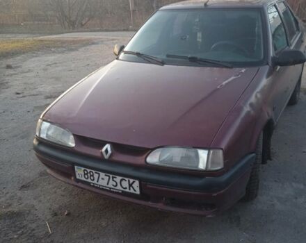 Красный Рено 19, объемом двигателя 1.79 л и пробегом 300 тыс. км за 800 $, фото 1 на Automoto.ua
