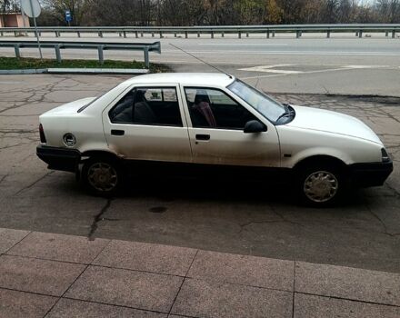 Рено 19, объемом двигателя 1.4 л и пробегом 0 тыс. км за 1100 $, фото 3 на Automoto.ua