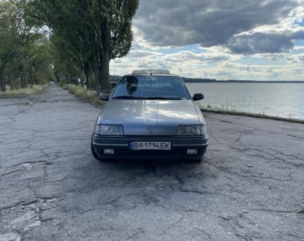Серый Рено 19, объемом двигателя 1.9 л и пробегом 500 тыс. км за 1200 $, фото 4 на Automoto.ua