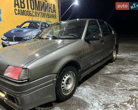 Серый Рено 19, объемом двигателя 1.7 л и пробегом 62 тыс. км за 1400 $, фото 1 на Automoto.ua
