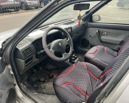 Серый Рено 19, объемом двигателя 1.7 л и пробегом 282 тыс. км за 1300 $, фото 4 на Automoto.ua