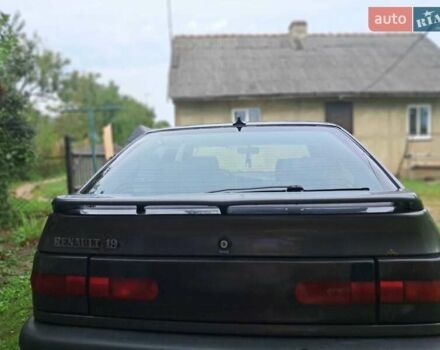 Серый Рено 19, объемом двигателя 1.8 л и пробегом 200 тыс. км за 848 $, фото 5 на Automoto.ua