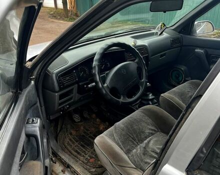 Серый Рено 19, объемом двигателя 1.6 л и пробегом 270 тыс. км за 850 $, фото 3 на Automoto.ua