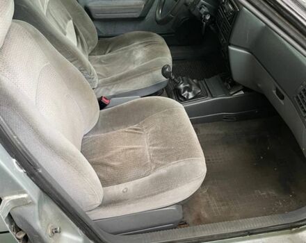 Серый Рено 19, объемом двигателя 1 л и пробегом 170 тыс. км за 1000 $, фото 4 на Automoto.ua