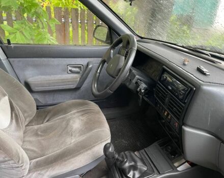 Серый Рено 19, объемом двигателя 1 л и пробегом 170 тыс. км за 1000 $, фото 3 на Automoto.ua