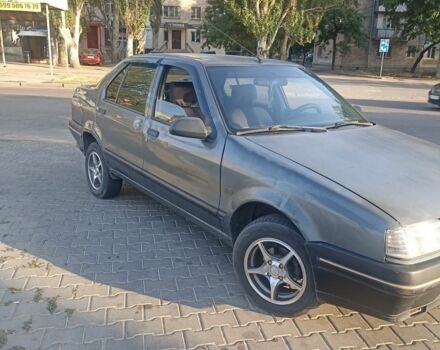 Серый Рено 19, объемом двигателя 1.7 л и пробегом 220 тыс. км за 1200 $, фото 2 на Automoto.ua