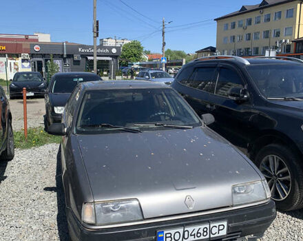 Серый Рено 19, объемом двигателя 1.72 л и пробегом 196 тыс. км за 1200 $, фото 1 на Automoto.ua