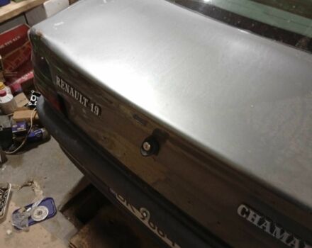 Сірий Рено 19, об'ємом двигуна 1.7 л та пробігом 120 тис. км за 881 $, фото 5 на Automoto.ua