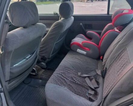 Серый Рено 19, объемом двигателя 1.8 л и пробегом 340 тыс. км за 714 $, фото 4 на Automoto.ua