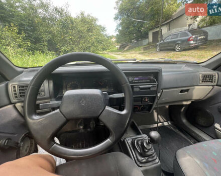 Серый Рено 19, объемом двигателя 1.4 л и пробегом 230 тыс. км за 500 $, фото 7 на Automoto.ua