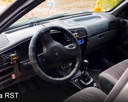 Серый Рено 19, объемом двигателя 1.4 л и пробегом 320 тыс. км за 1650 $, фото 5 на Automoto.ua