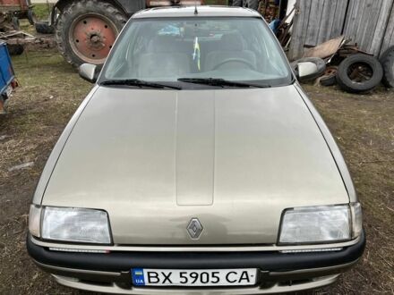 Рено 19 1990 у Новорад-Волынском на Automoto.ua Сірий Рено 19, об'ємом двигуна 1.7 л та пробігом 266 тис. км за 1999 $, фото 1 на Automoto.ua