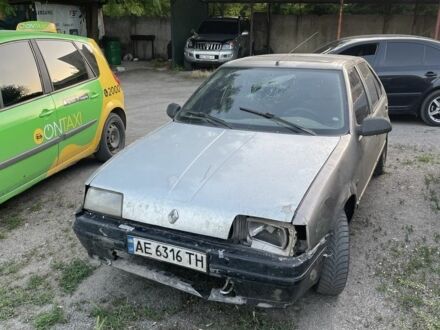 Рено 19 1990 в Синельниковом на Automoto.ua Серый Рено 19, объемом двигателя 1.7 л и пробегом 300 тыс. км за 266 $, фото 1 на Automoto.ua