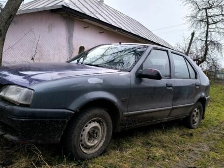 Серый Рено 19, объемом двигателя 1.4 л и пробегом 300 тыс. км за 303 $, фото 1 на Automoto.ua