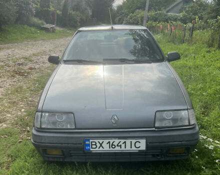 Серый Рено 19, объемом двигателя 1.4 л и пробегом 230 тыс. км за 500 $, фото 1 на Automoto.ua