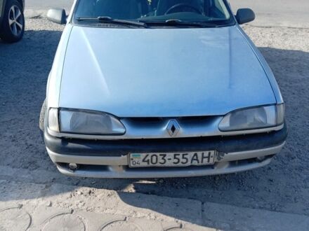 Рено 19 1992 у Дніпро (Дніпропетровську) на Automoto.ua Сірий Рено 19, об'ємом двигуна 1 л та пробігом 300 тис. км за 960 $, фото 1 на Automoto.ua