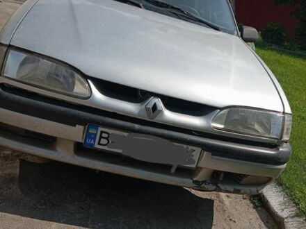 Рено 19 1993 у Дубно на Automoto.ua Сірий Рено 19, об'ємом двигуна 0 л та пробігом 1 тис. км за 1000 $, фото 1 на Automoto.ua