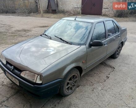 Серый Рено 19, объемом двигателя 1.4 л и пробегом 400 тыс. км за 1300 $, фото 1 на Automoto.ua