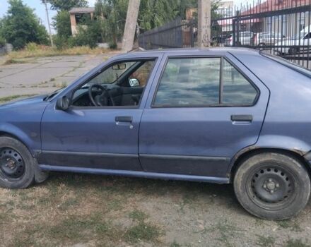 Синий Рено 19, объемом двигателя 1.7 л и пробегом 395 тыс. км за 1150 $, фото 3 на Automoto.ua