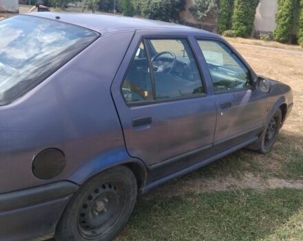 Синий Рено 19, объемом двигателя 1.7 л и пробегом 395 тыс. км за 1150 $, фото 2 на Automoto.ua