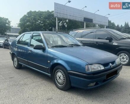 Синій Рено 19, об'ємом двигуна 1.7 л та пробігом 400 тис. км за 1999 $, фото 2 на Automoto.ua