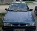 Синий Рено 19, объемом двигателя 1.72 л и пробегом 229 тыс. км за 900 $, фото 2 на Automoto.ua