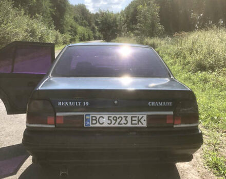 Синій Рено 19, об'ємом двигуна 1.79 л та пробігом 377 тис. км за 700 $, фото 7 на Automoto.ua