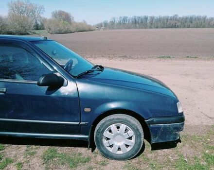 Синий Рено 19, объемом двигателя 1.4 л и пробегом 280 тыс. км за 1300 $, фото 3 на Automoto.ua