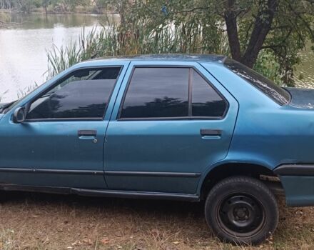 Синий Рено 19, объемом двигателя 1.7 л и пробегом 370 тыс. км за 674 $, фото 3 на Automoto.ua