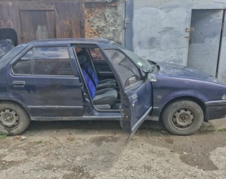 Синій Рено 19, об'ємом двигуна 0 л та пробігом 1000 тис. км за 25000 $, фото 1 на Automoto.ua
