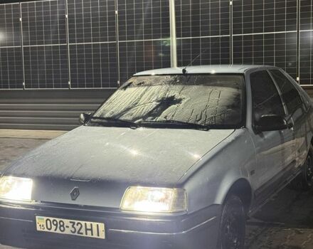 Синий Рено 19, объемом двигателя 1.4 л и пробегом 158 тыс. км за 1993 $, фото 1 на Automoto.ua
