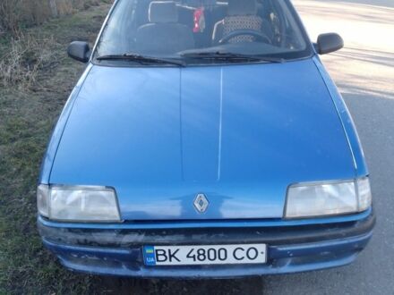 Рено 19 1990 у Млынове на Automoto.ua Синій Рено 19, об'ємом двигуна 0 л та пробігом 350 тис. км за 1000 $, фото 1 на Automoto.ua